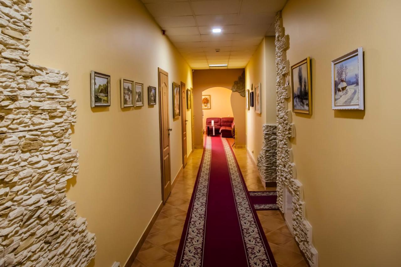 SN Hotel Starokostyantyniv Buitenkant foto