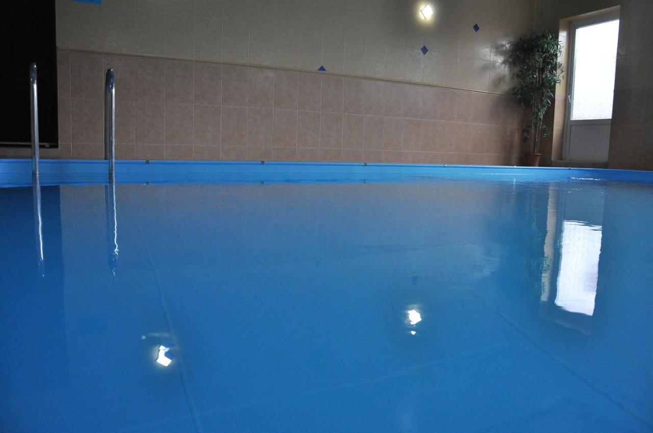 SN Hotel Starokostyantyniv Buitenkant foto