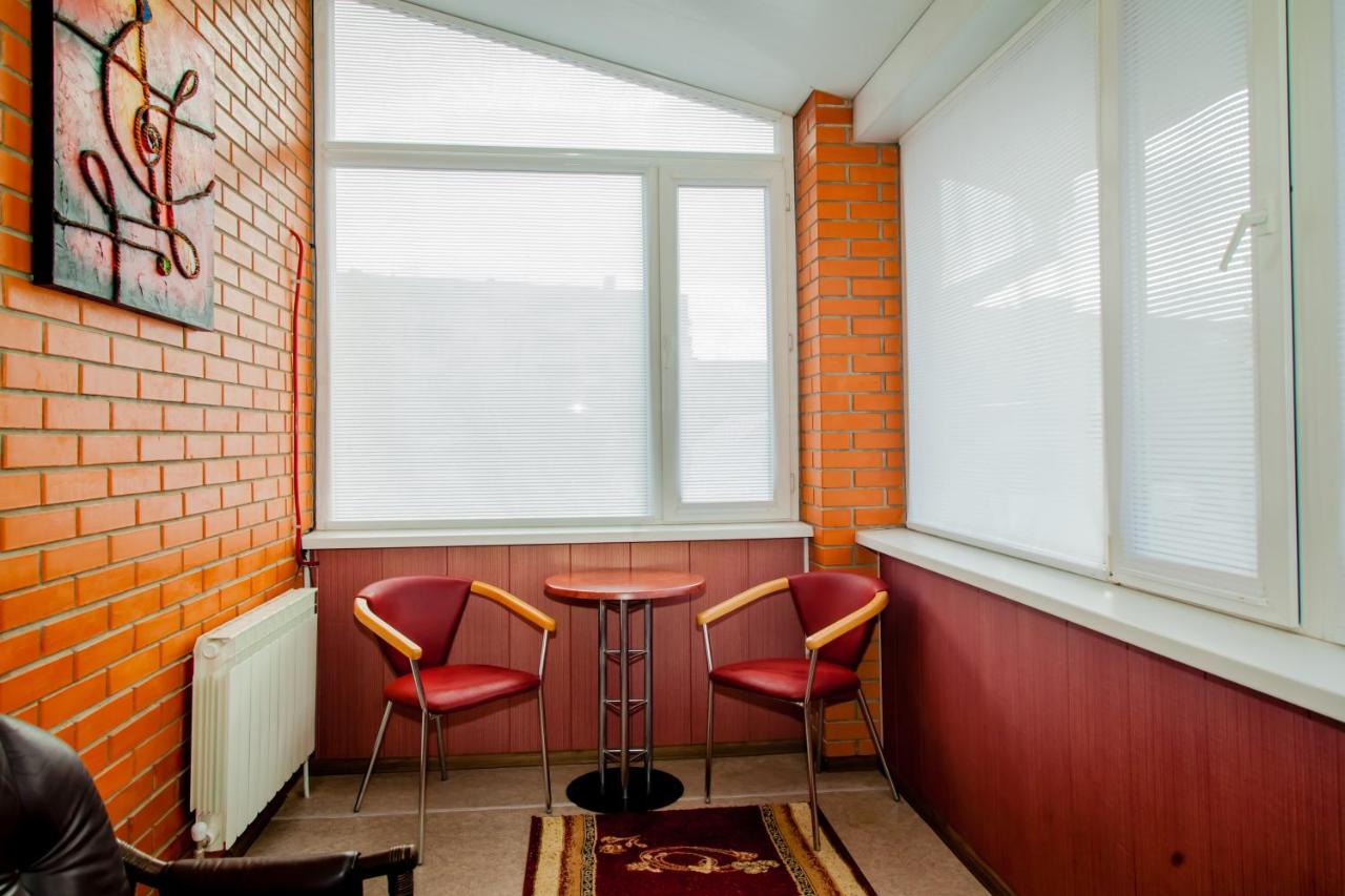 SN Hotel Starokostyantyniv Buitenkant foto