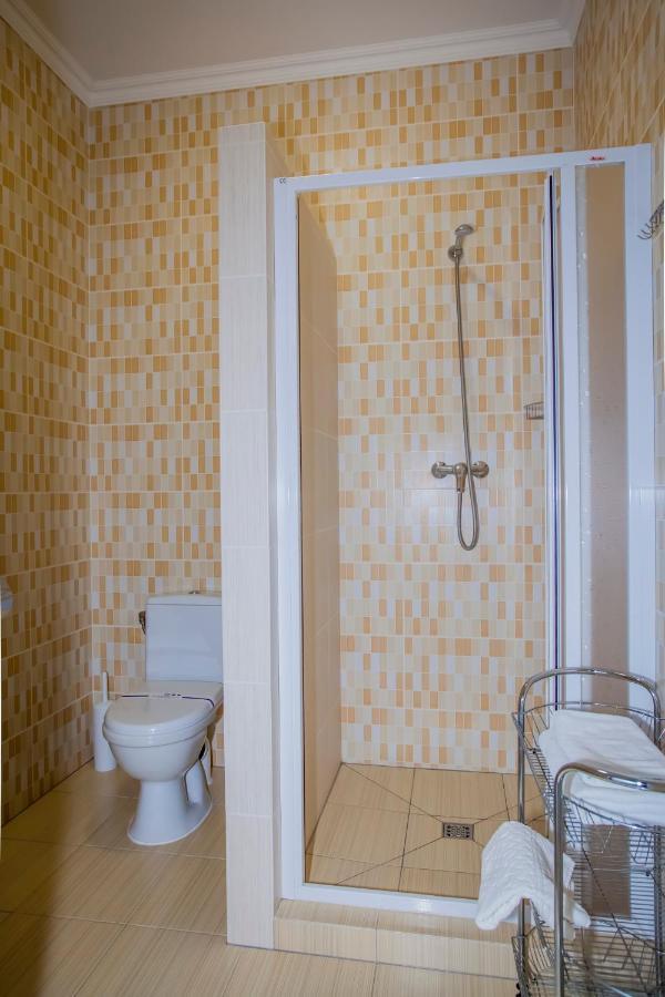 SN Hotel Starokostyantyniv Buitenkant foto
