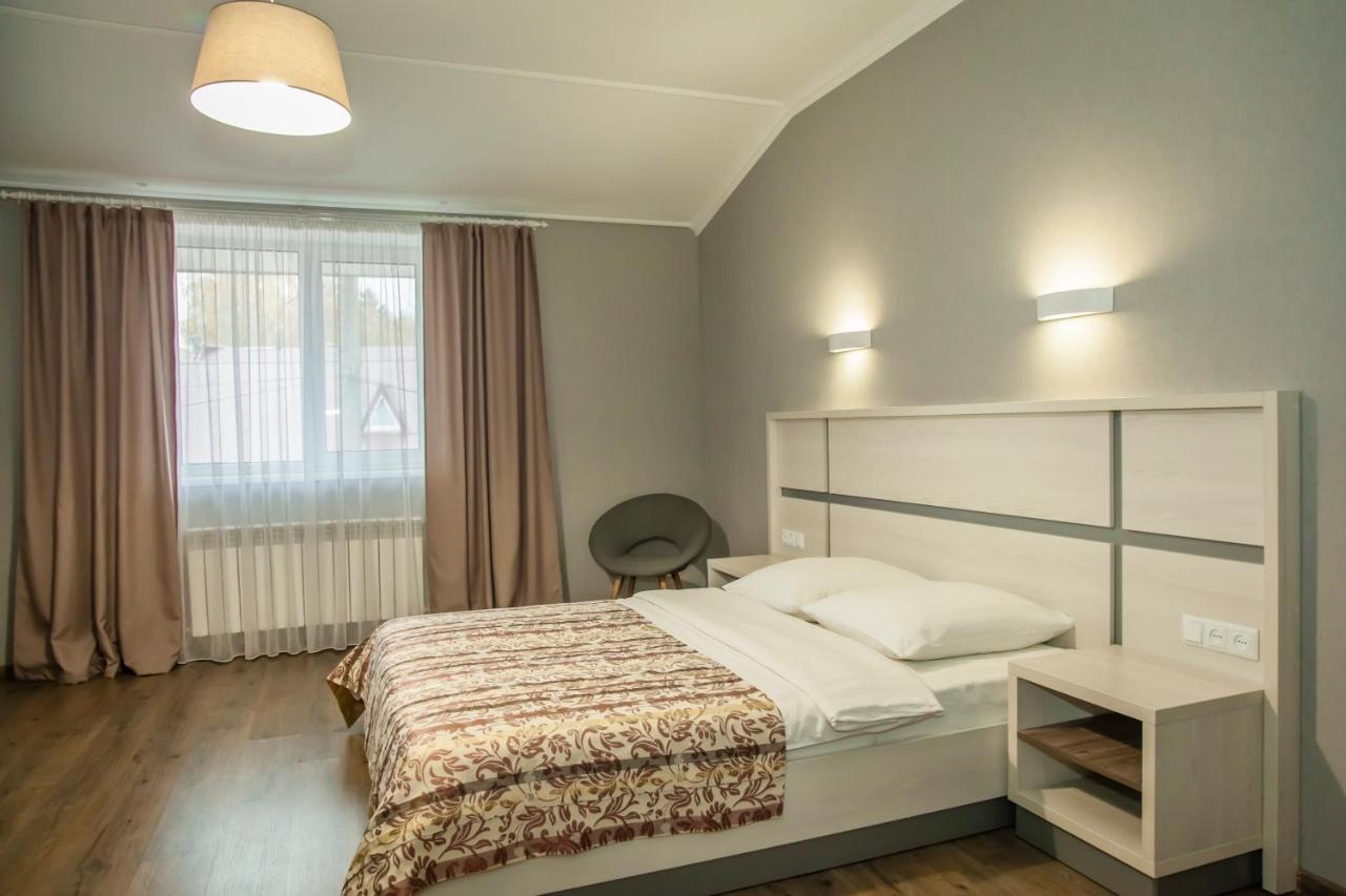 SN Hotel Starokostyantyniv Buitenkant foto
